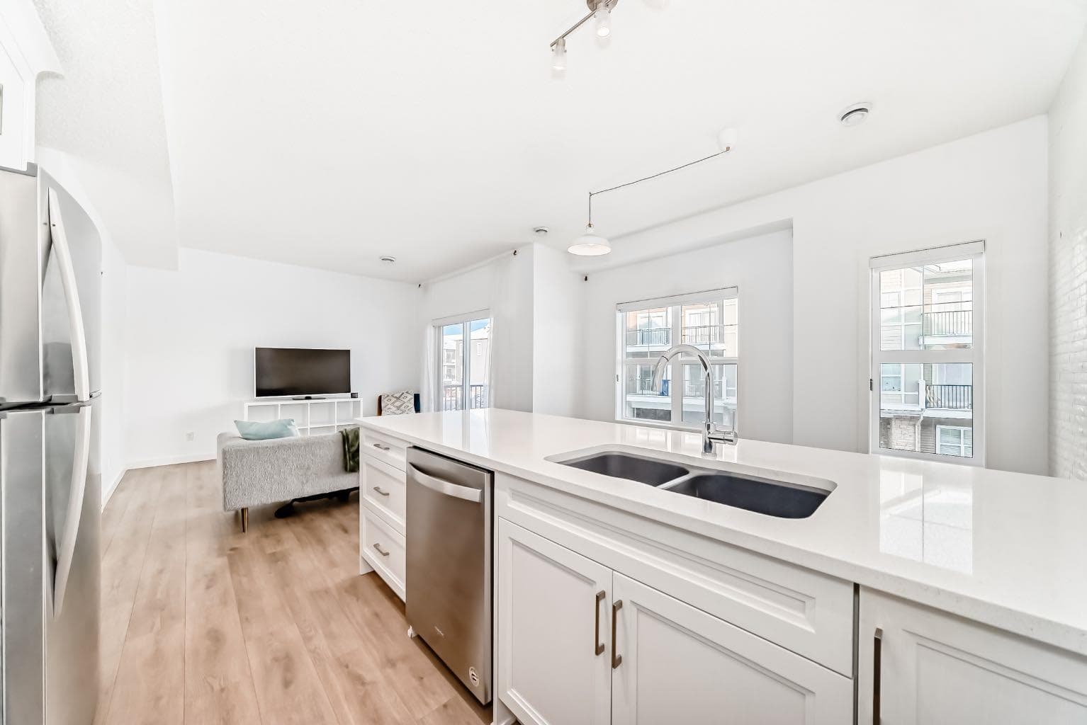 802, 250 Fireside View — photo 4