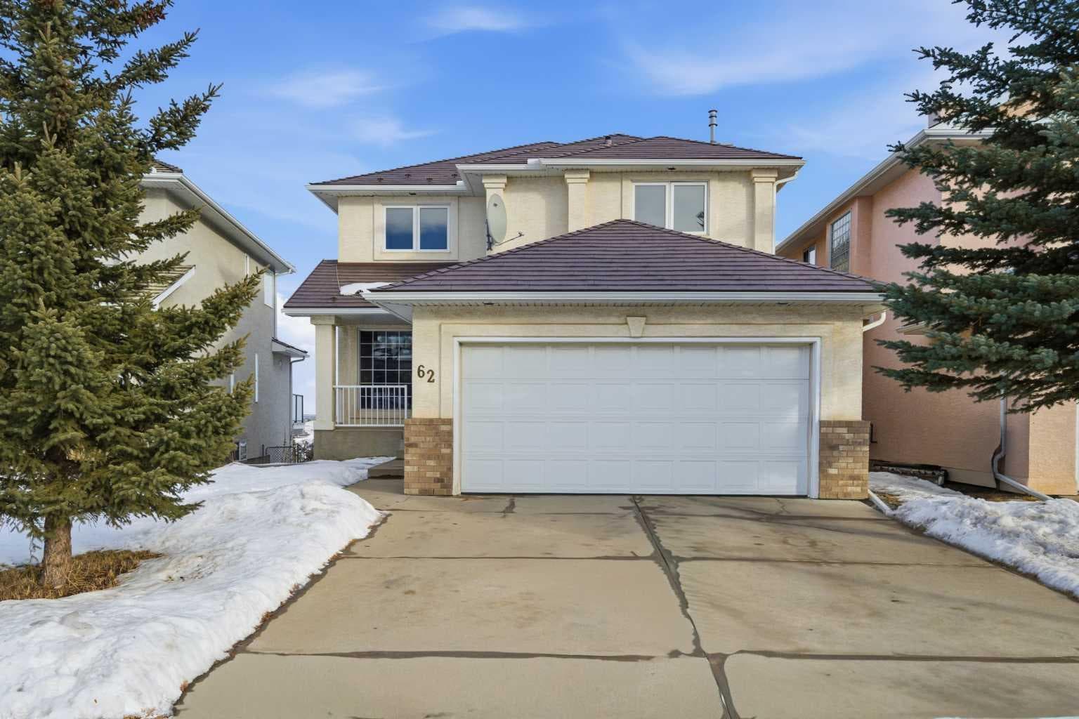 Detached in Hamptons