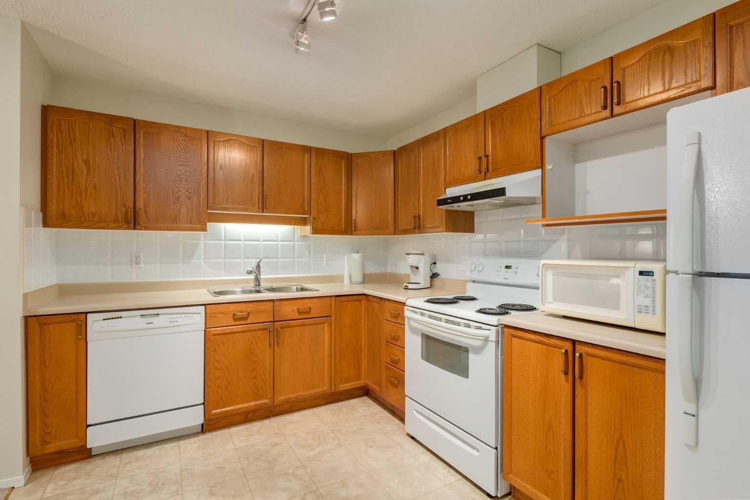 3204, 3204 Sienna Park Green SW — photo 5