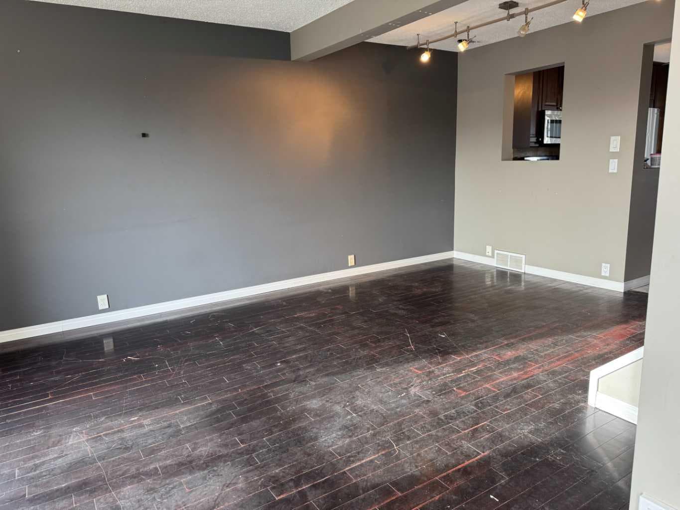 8, 220 Erin Mount Crescent SE — photo 2