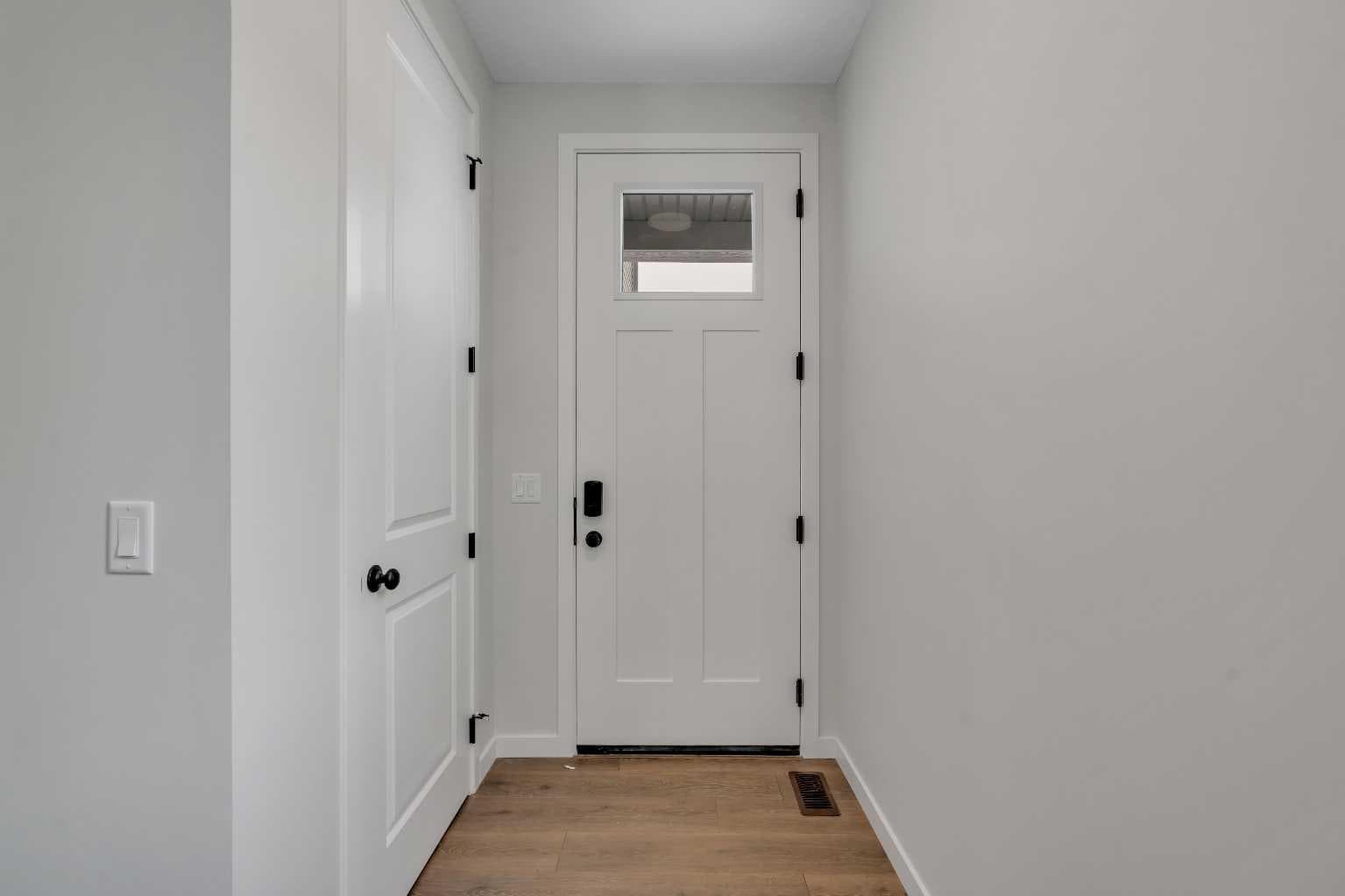 108 Creekview Manor SW — photo 2