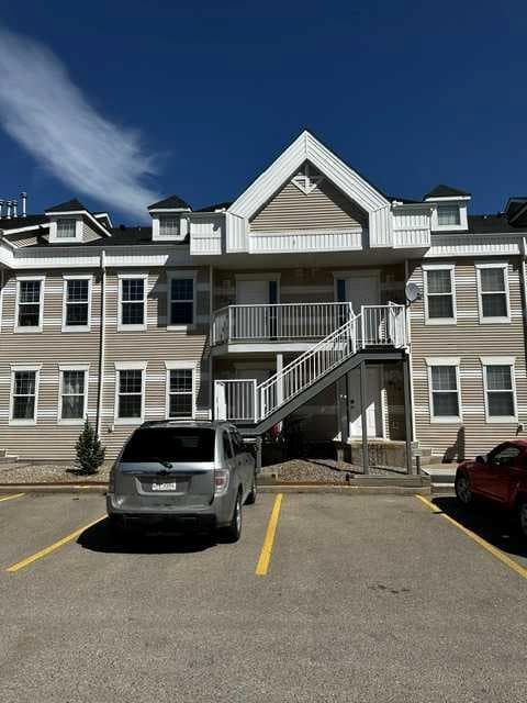 423, 103 Strathaven Drive — photo 1