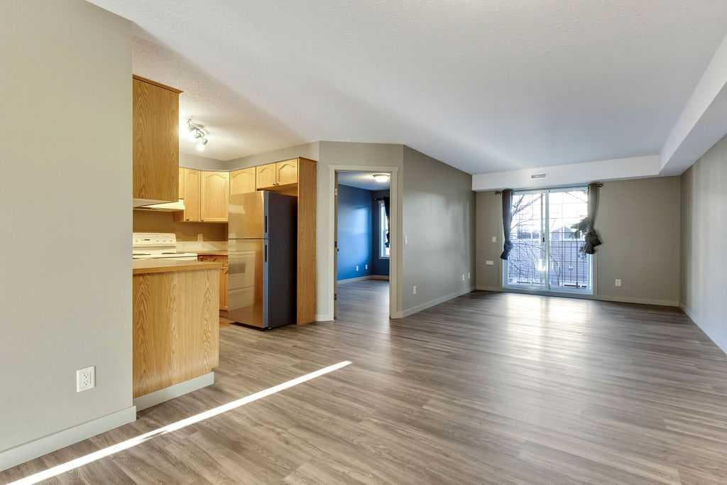 423, 103 Strathaven Drive — photo 5
