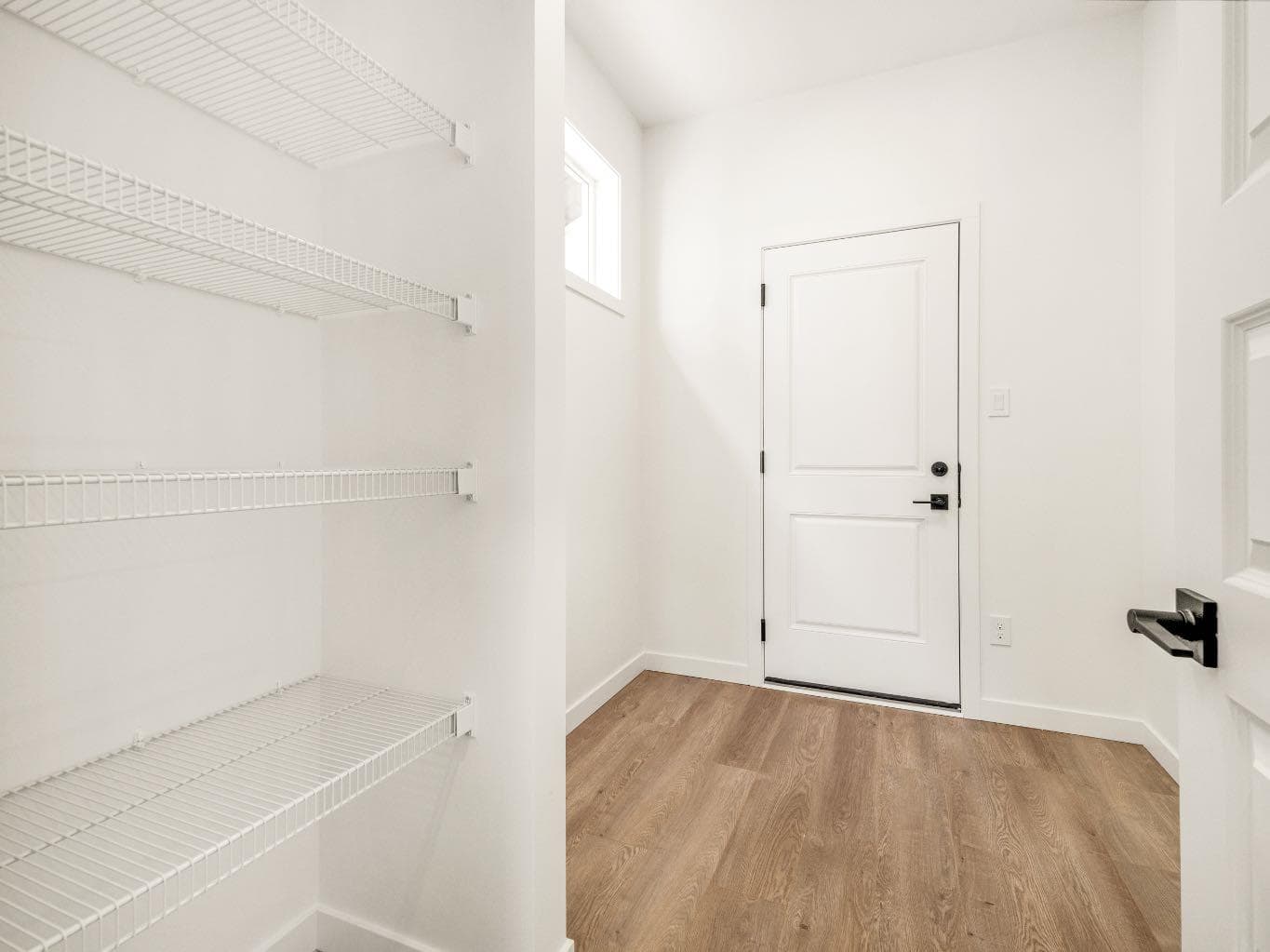 82 Miners Road W — photo 4