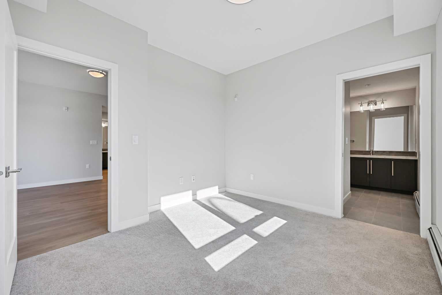 1115, 520 Reynolds Avenue SW — photo 5