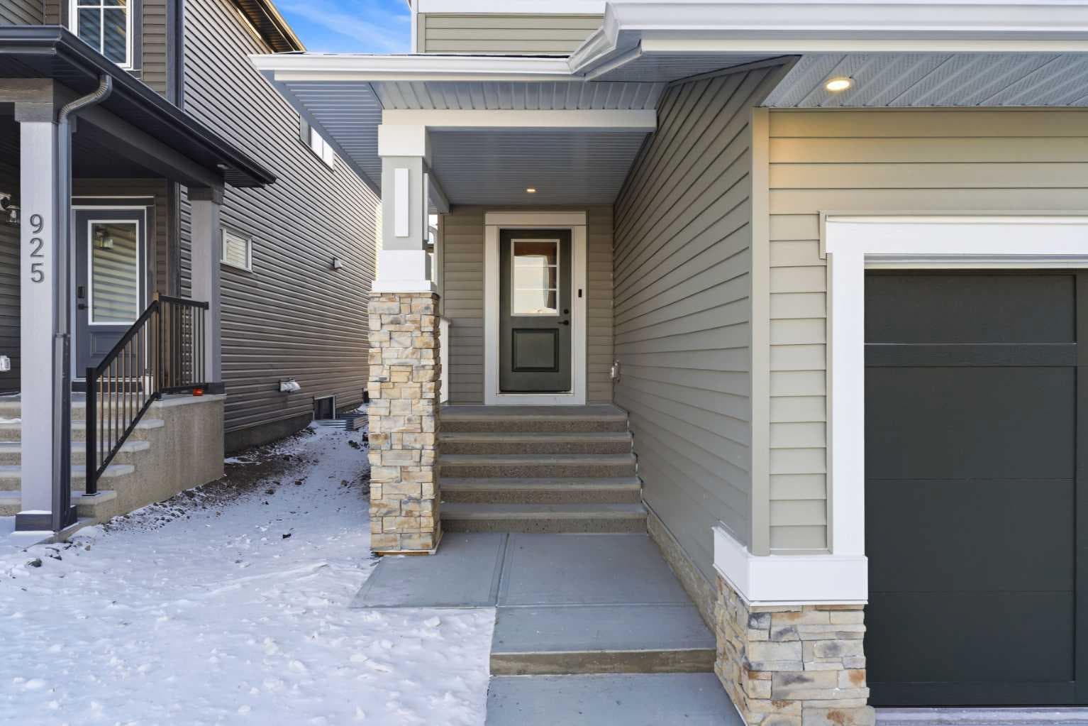 921 Chinook Winds Meadow SW — photo 3