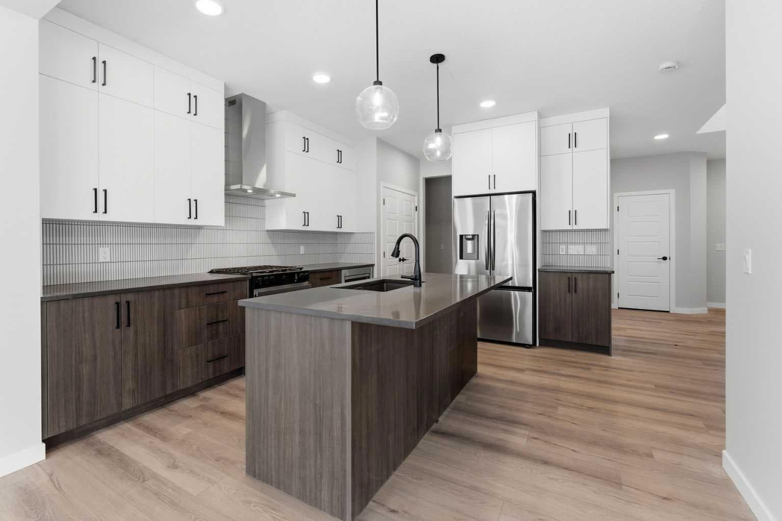 921 Chinook Winds Meadow SW — photo 4