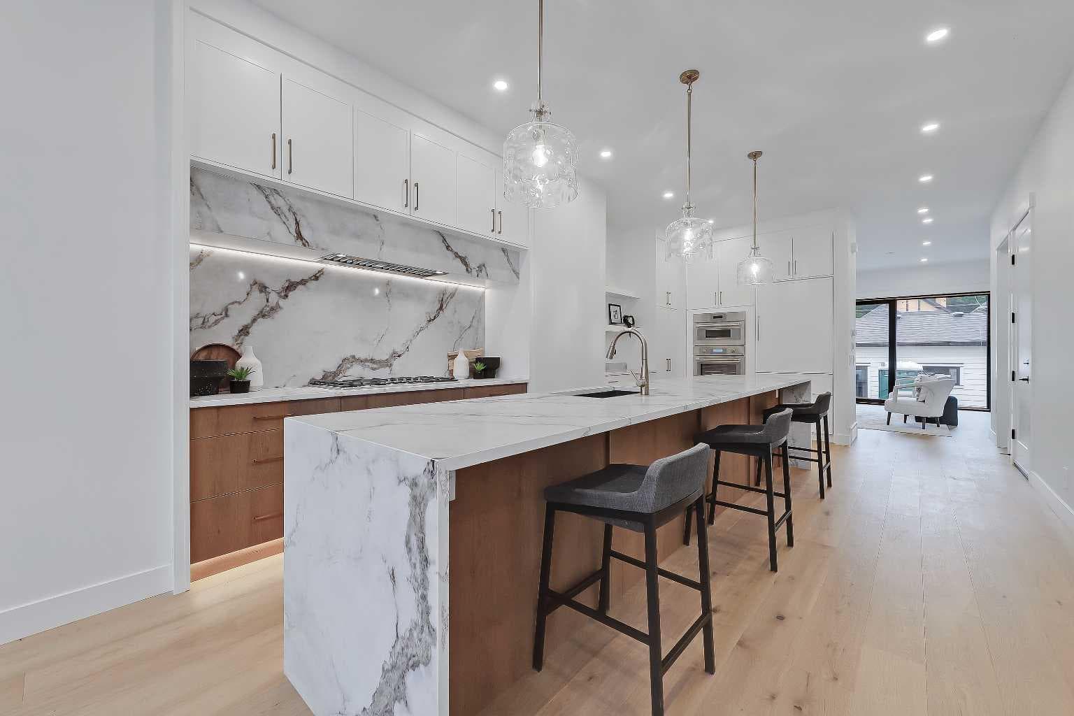 2720 5 Avenue NW — photo 5
