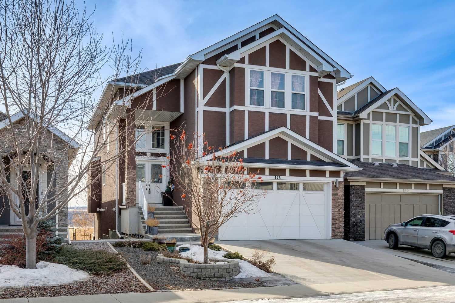 176 Cranarch Crescent SE — photo 1