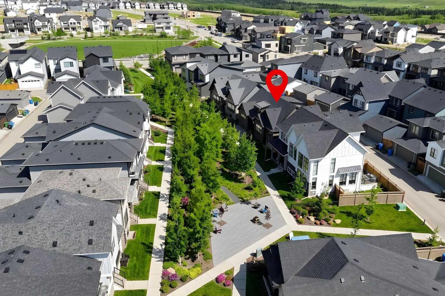 90 Treeline Gardens SW — photo 2
