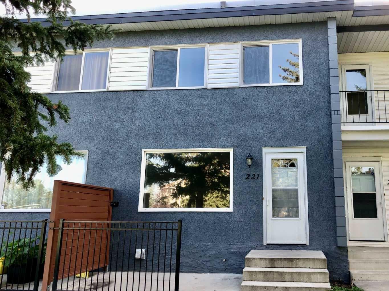 221, 2211 19 Street NE — photo 1