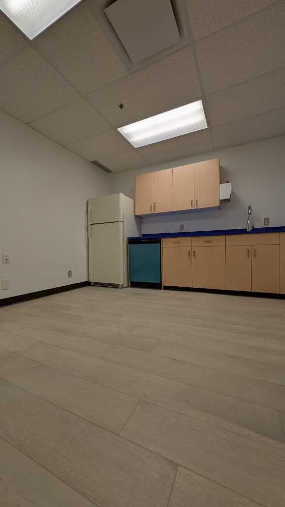 327 41 Avenue NE — photo 5