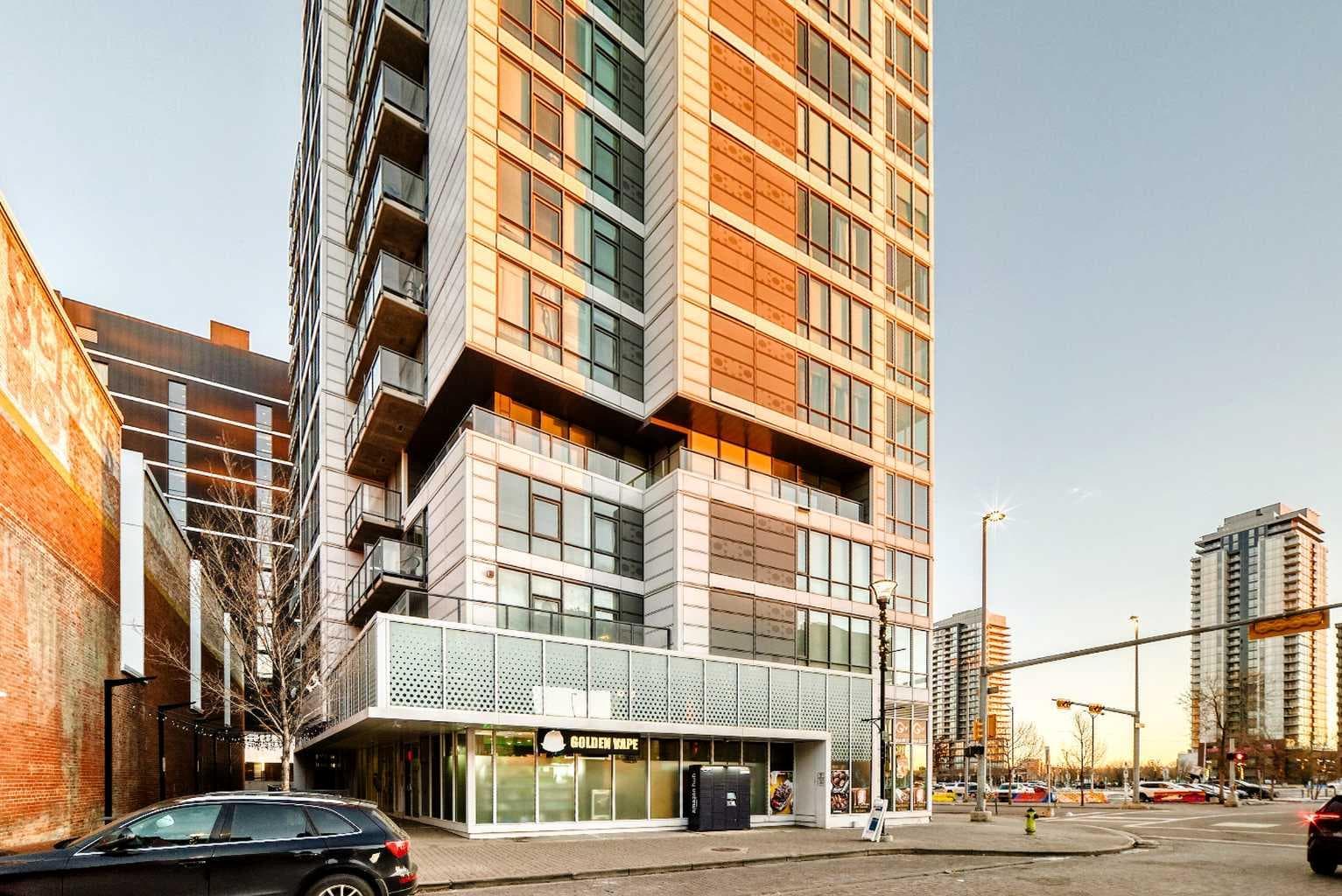 310, 450 8 Avenue SE — photo 3