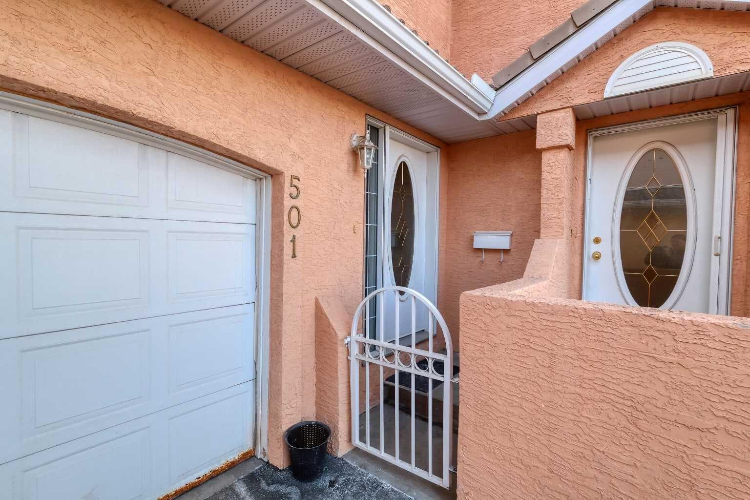 501 Coral Cove NE — photo 2