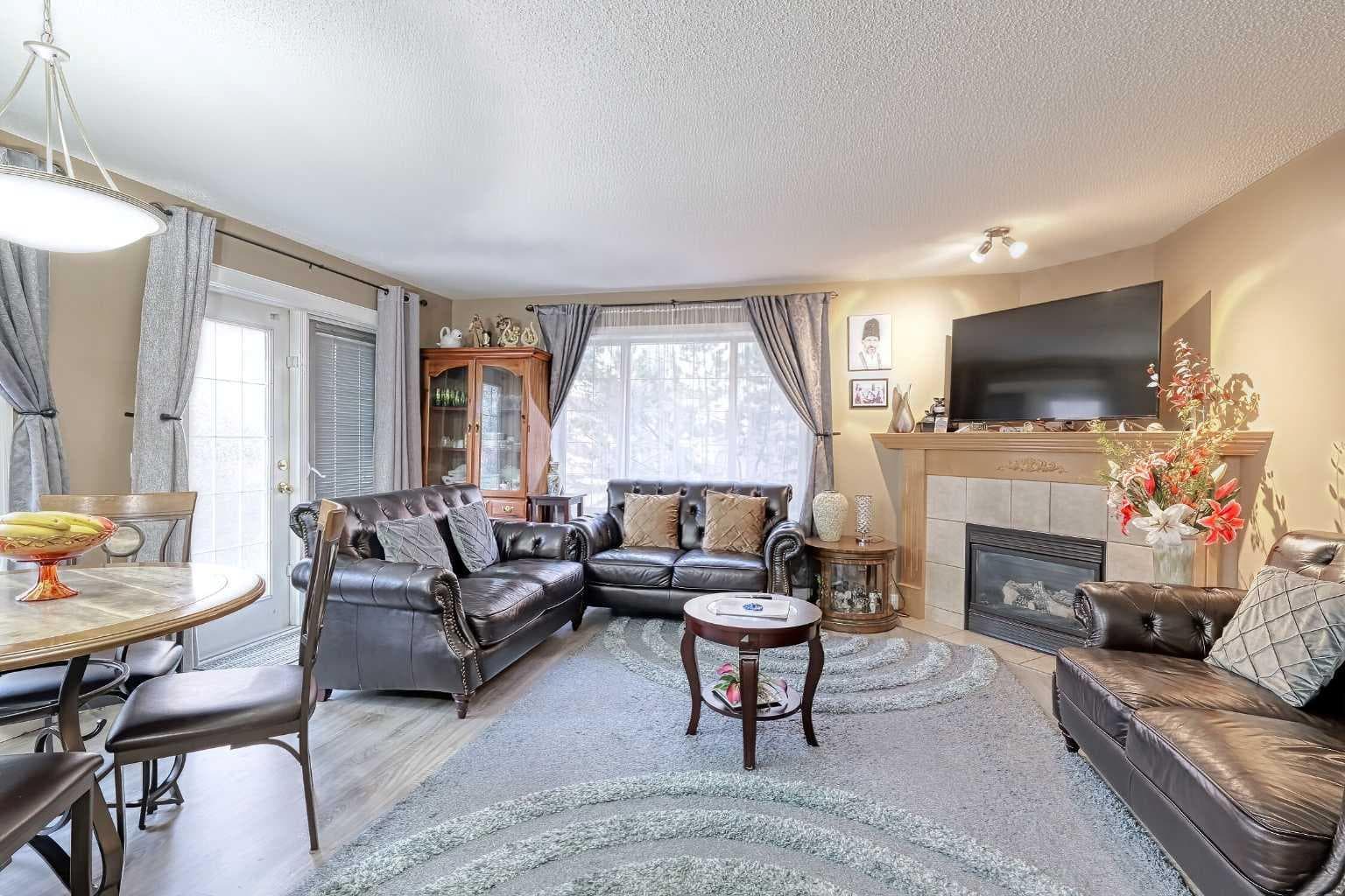 501 Coral Cove NE — photo 4