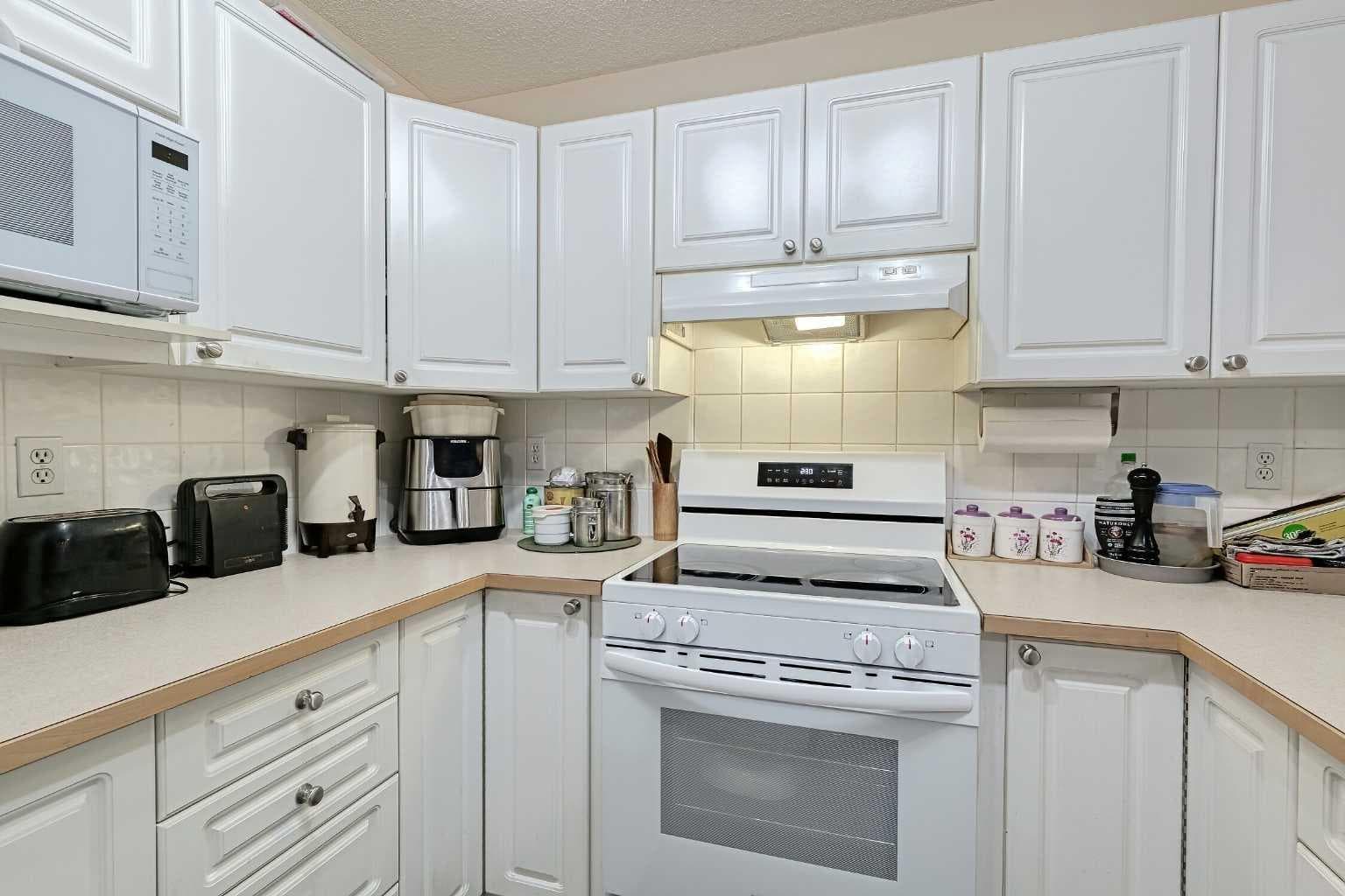 501 Coral Cove NE — photo 5