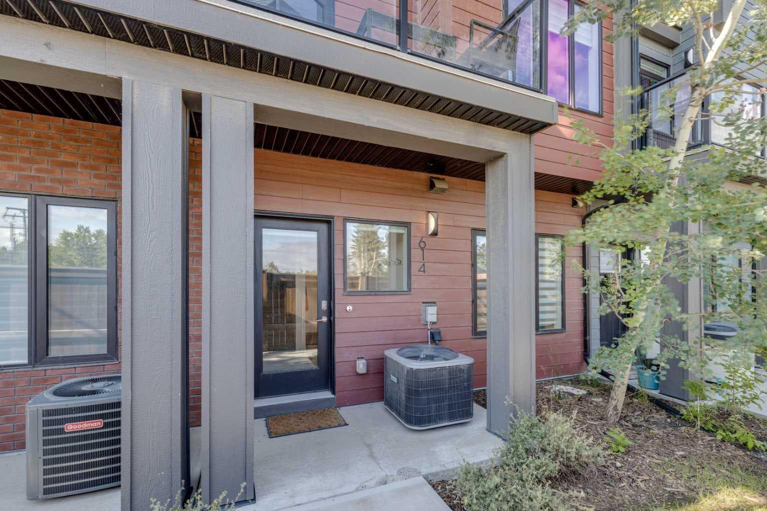 614 Greenbriar Common NW — photo 2