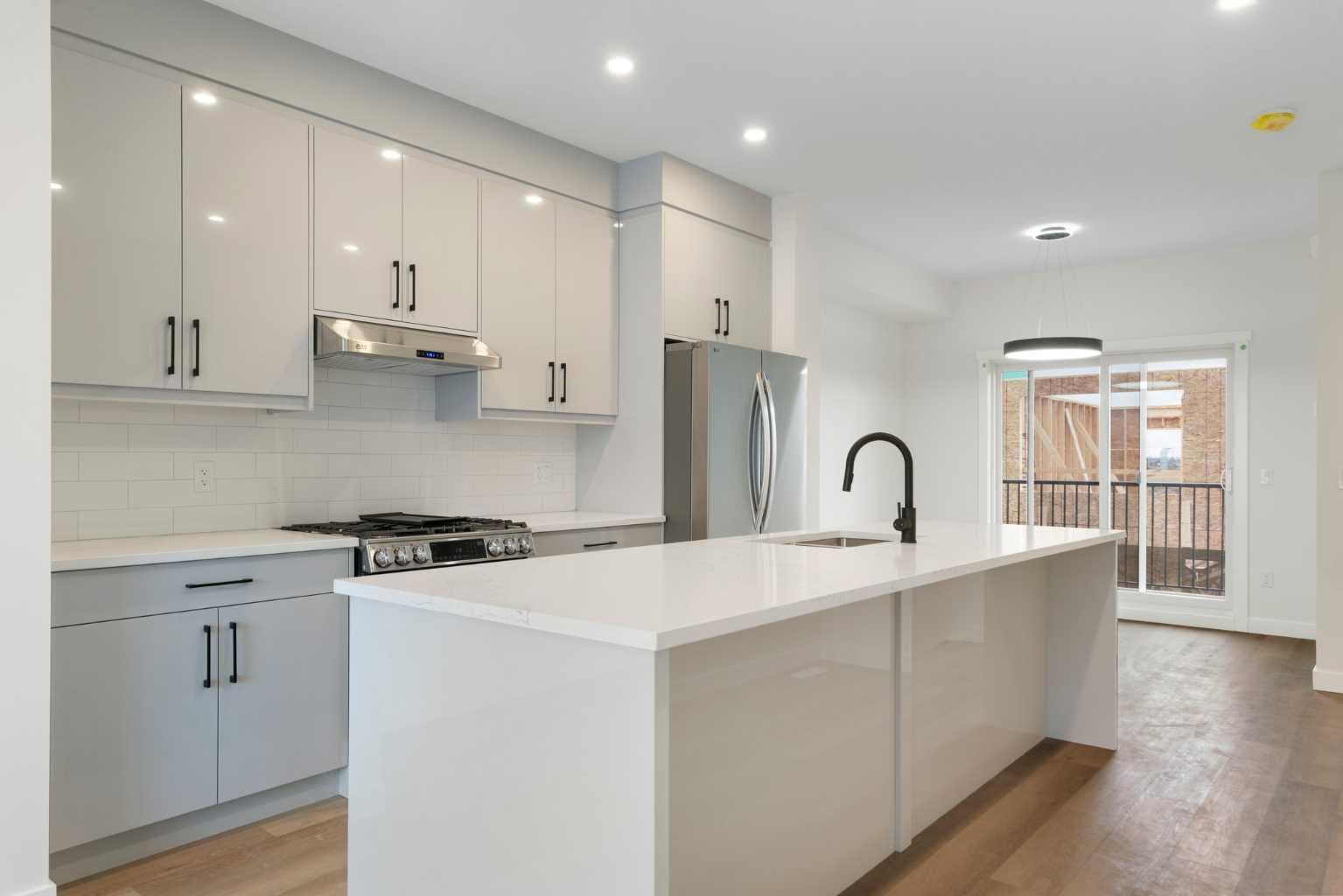 8808 48 Street NE — photo 1