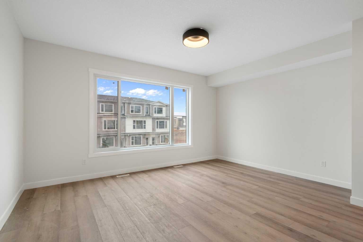 8808 48 Street NE — photo 2