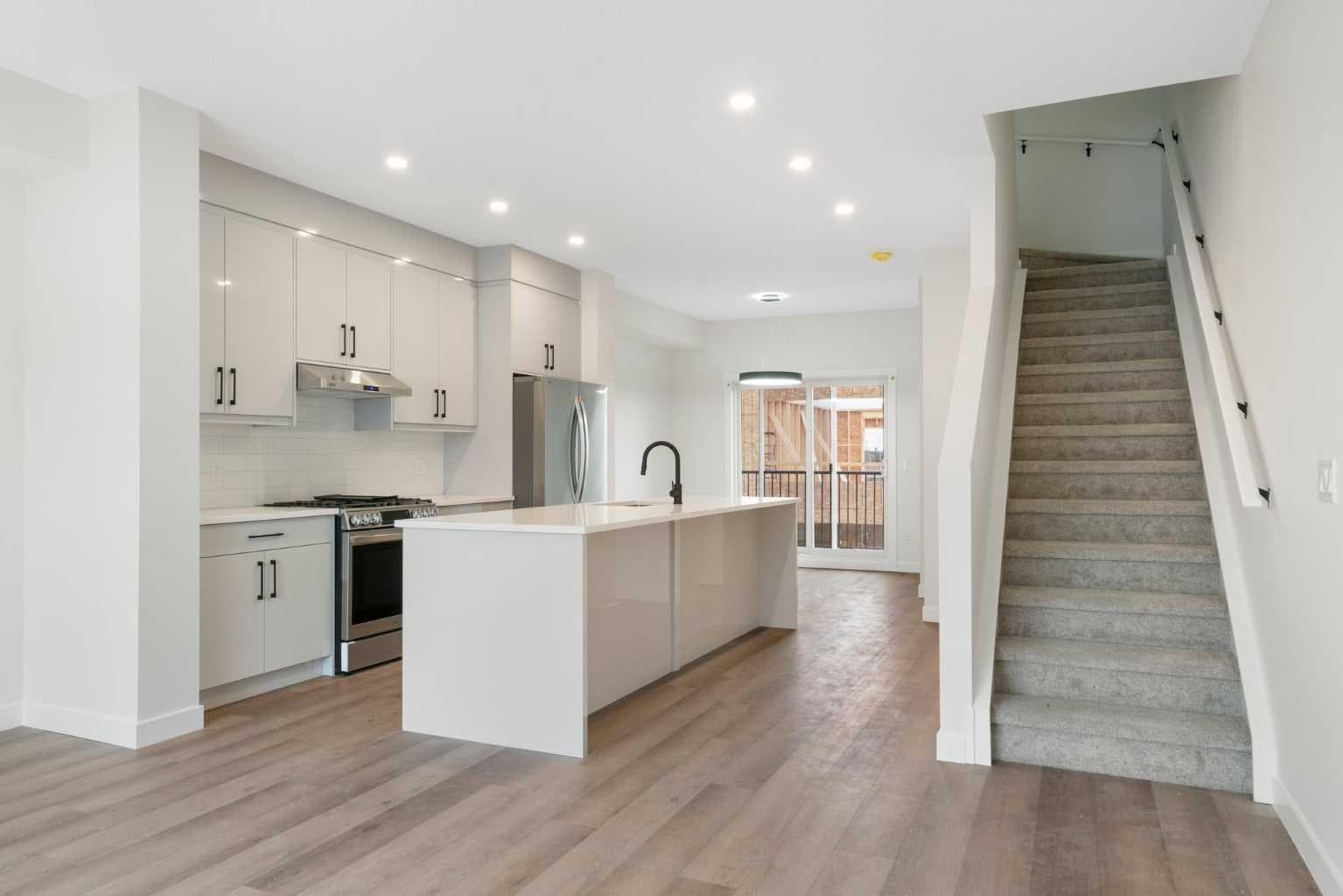 8808 48 Street NE — photo 3