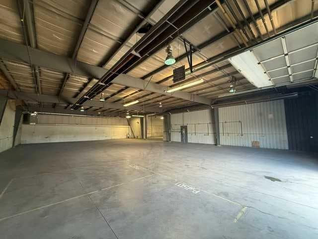 110 & 140, 8319 Chiles Industrial Avenue — photo 4