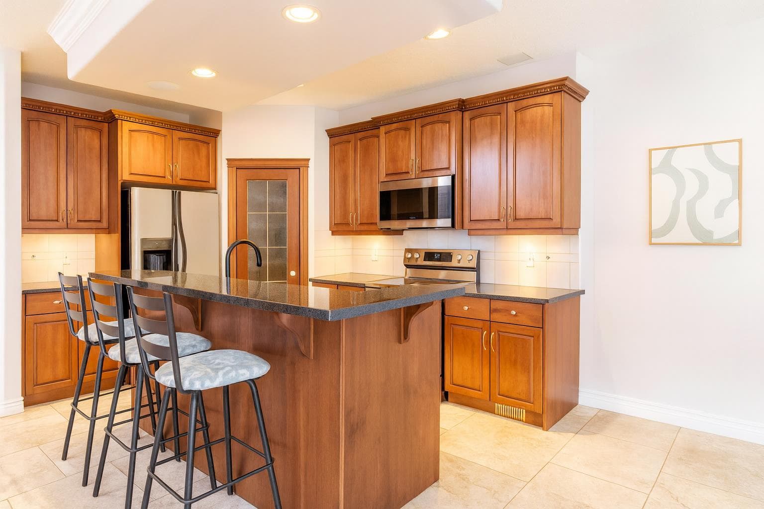 1421 40 Street SW — photo 5
