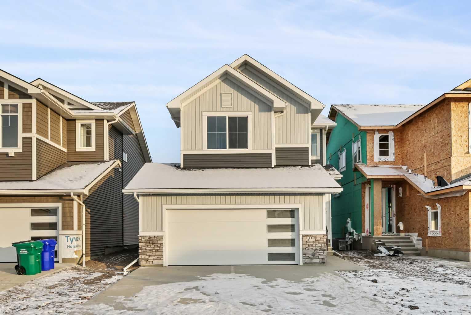 8 Topaz Place — photo 1