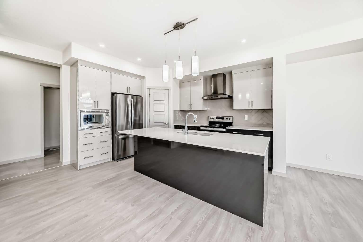 31 Lucas Passage NW — photo 2