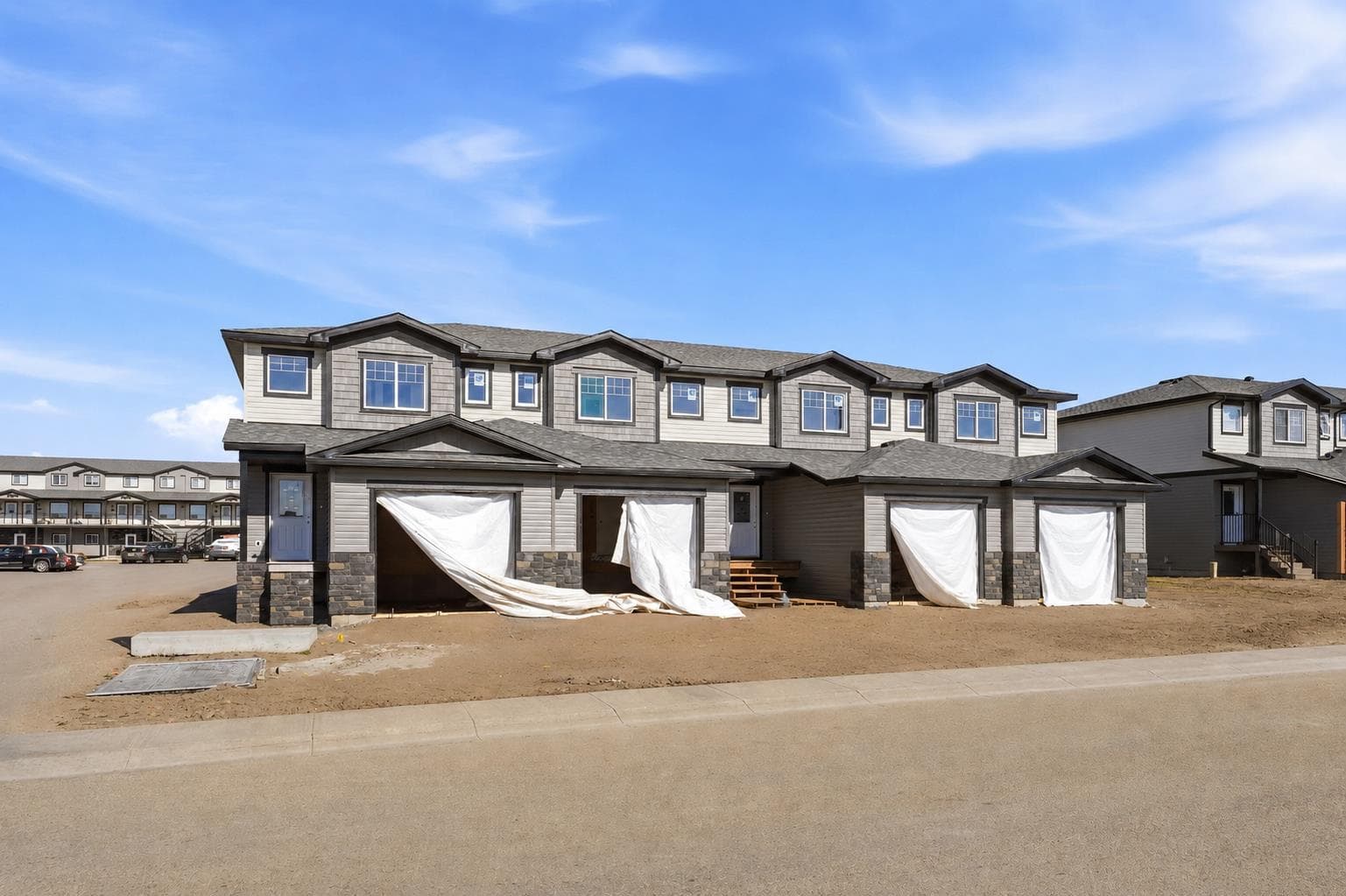 73 Willow Road — photo 1