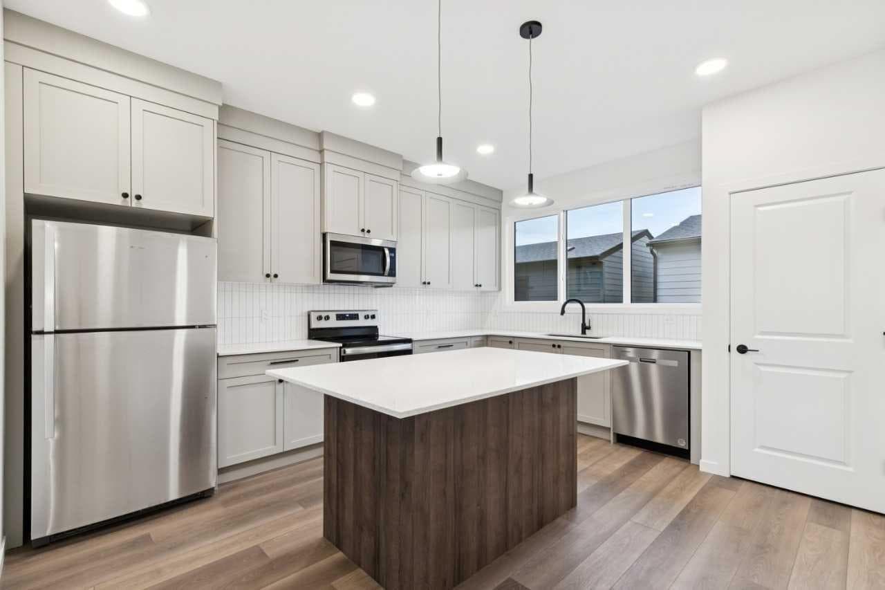 28 Bluerock Terrace SW — photo 5