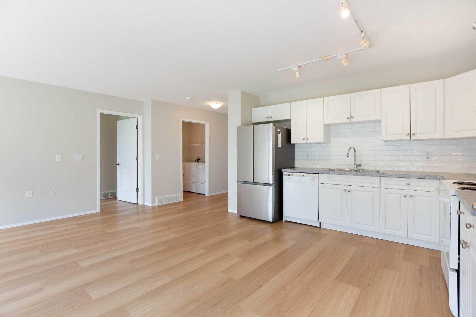 537 Epiphany Bay — photo 5