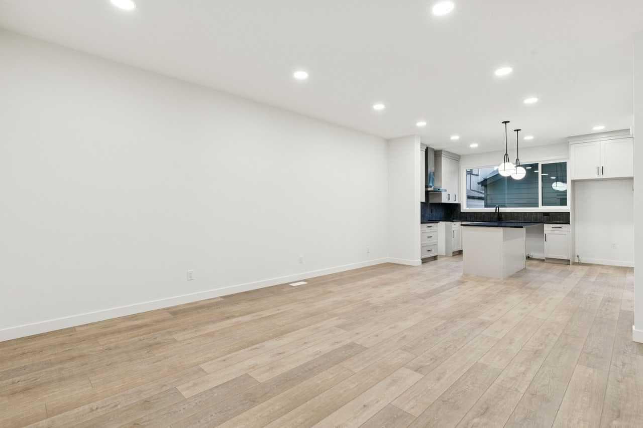 15085 37 Street SW — photo 5
