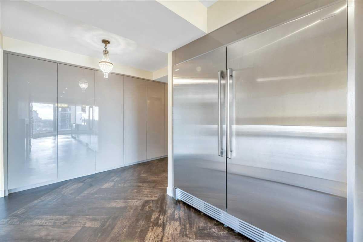 2403, 1100 8 Avenue SW — photo 5