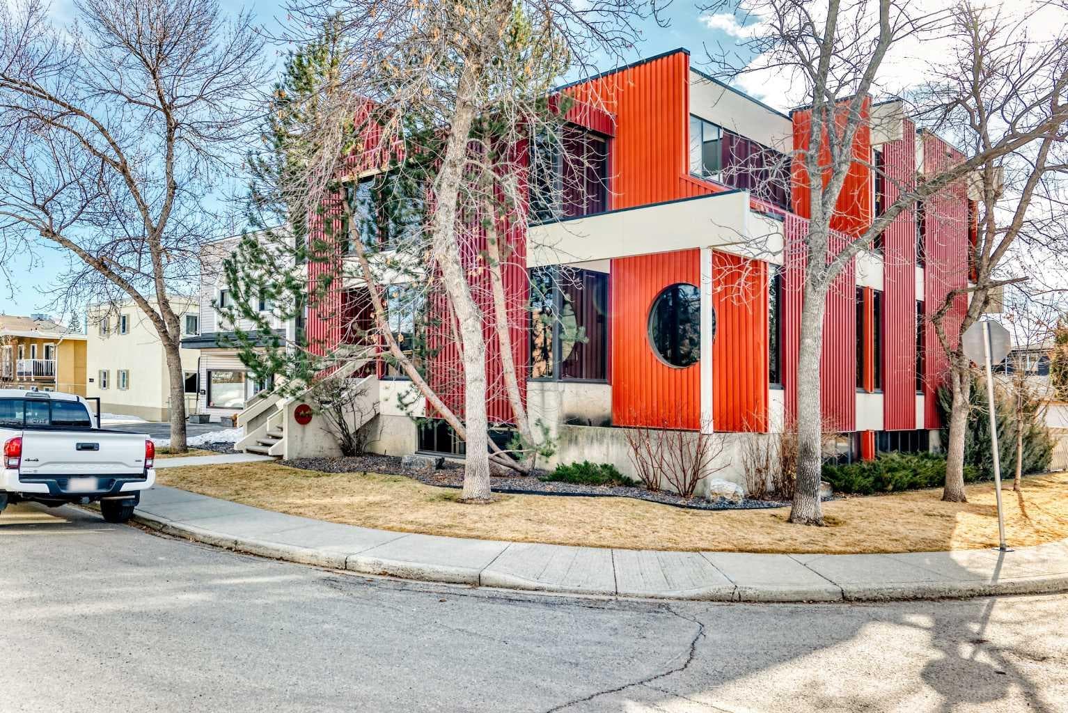 Lower, 2139 4 Avenue NW — photo 3