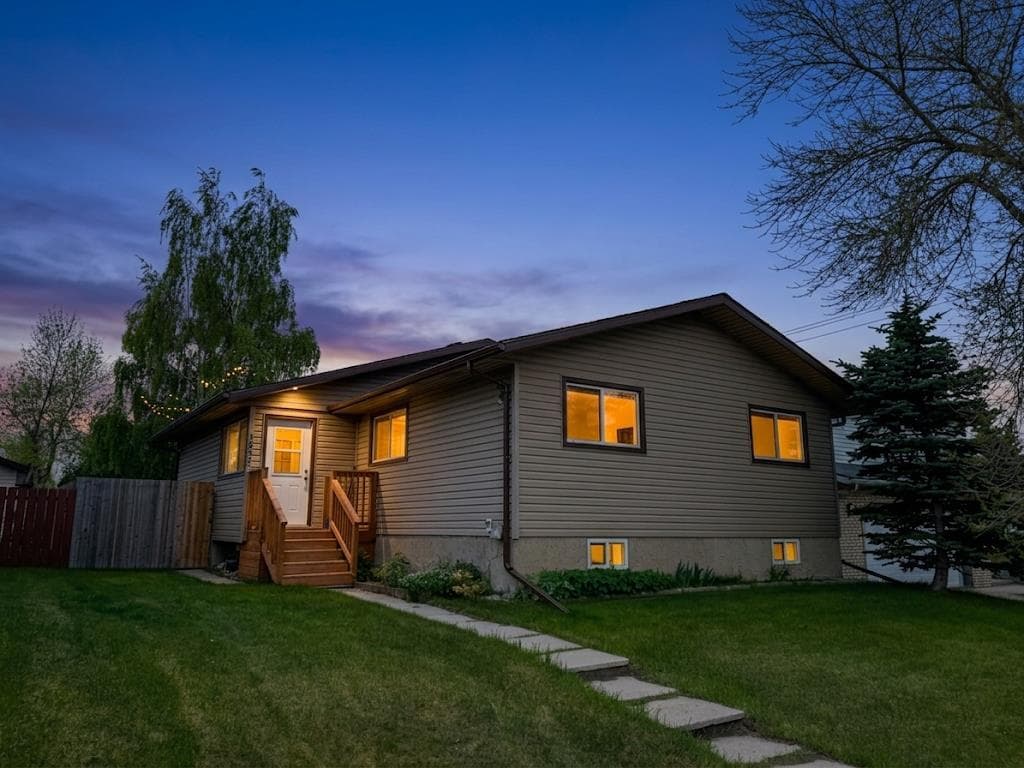 1837 Meadowbrook Drive SE — photo 1