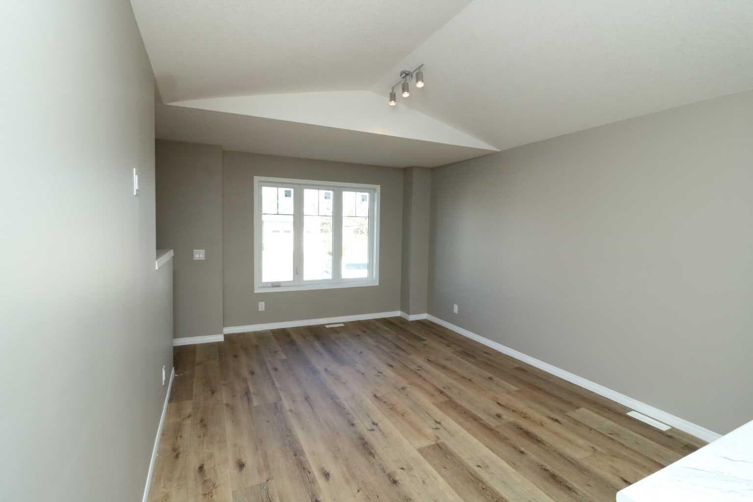 447 Henricks Drive — photo 4