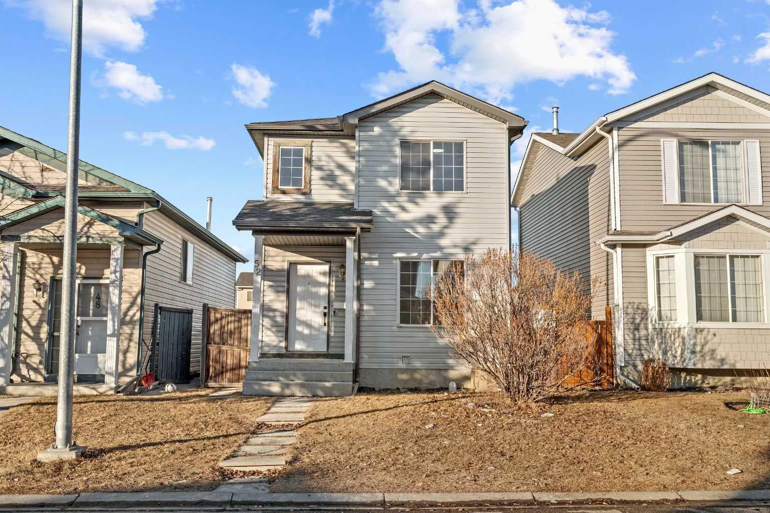 52 Martin Crossing Rise NE — photo 2