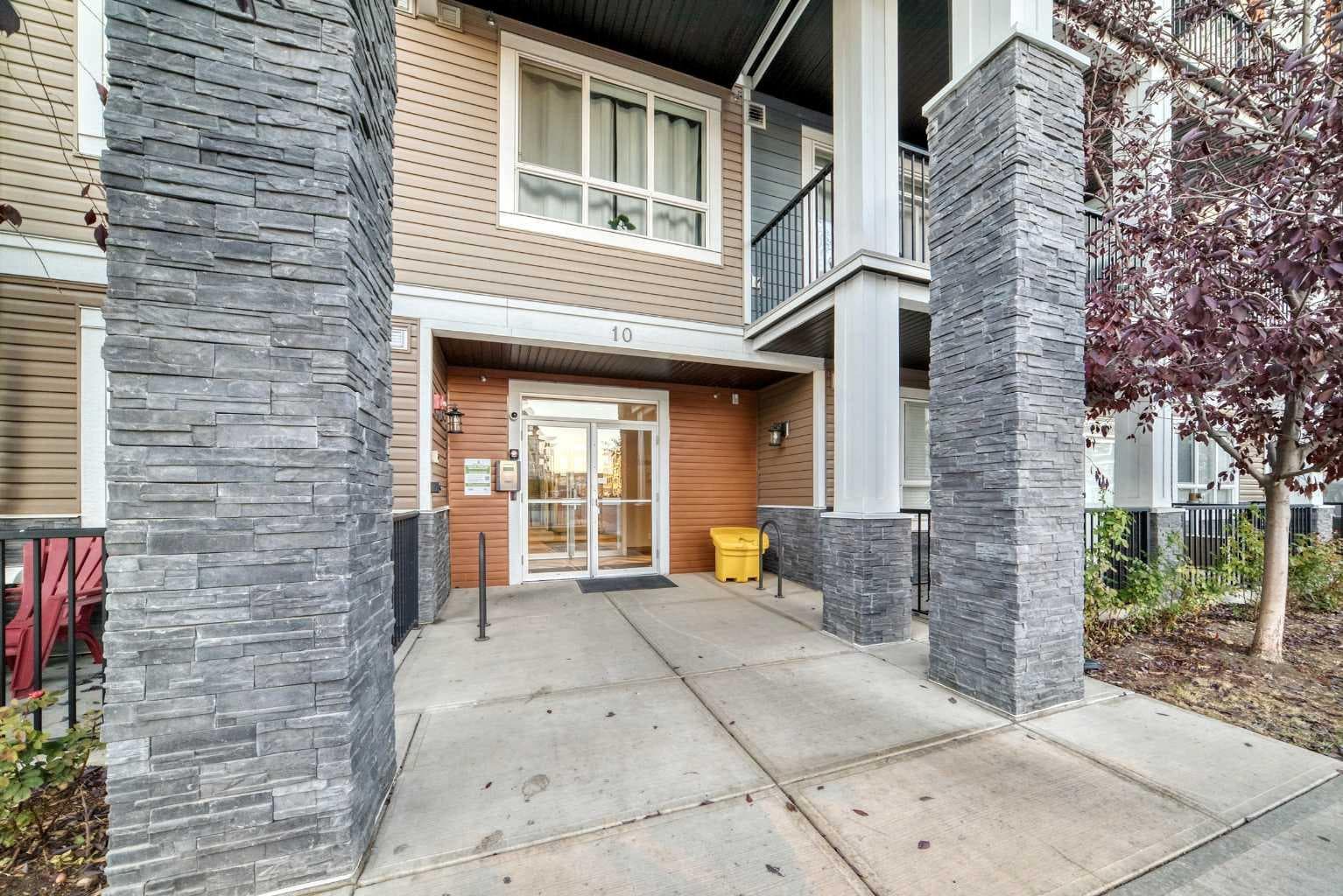 405, 10 Walgrove Walk SE — photo 1