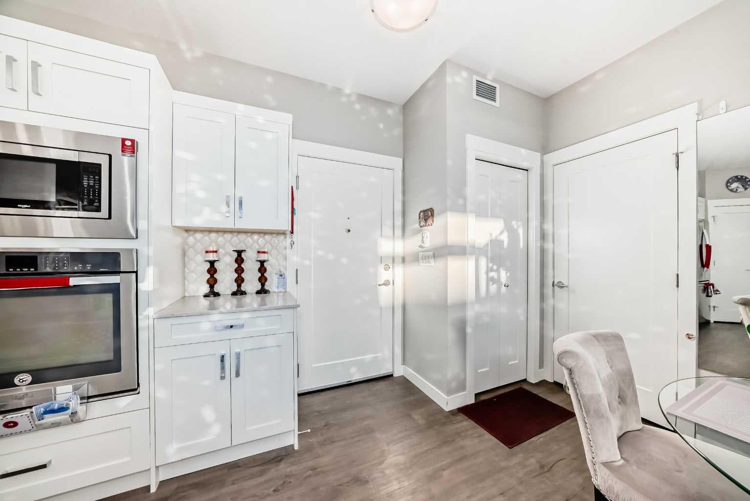 405, 10 Walgrove Walk SE — photo 4
