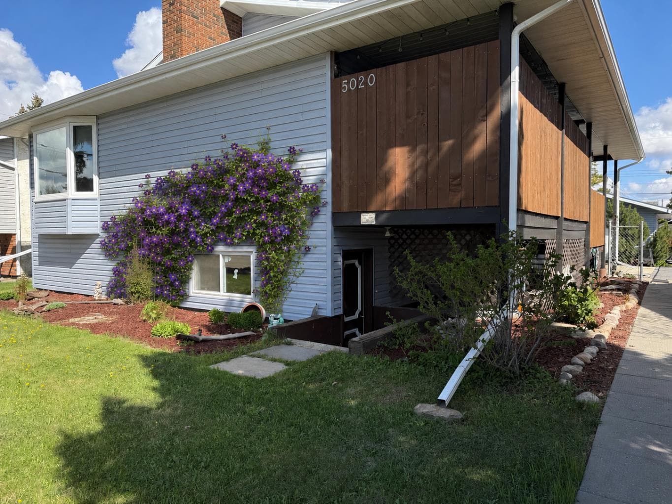 5020 61 Avenue Close — photo 2