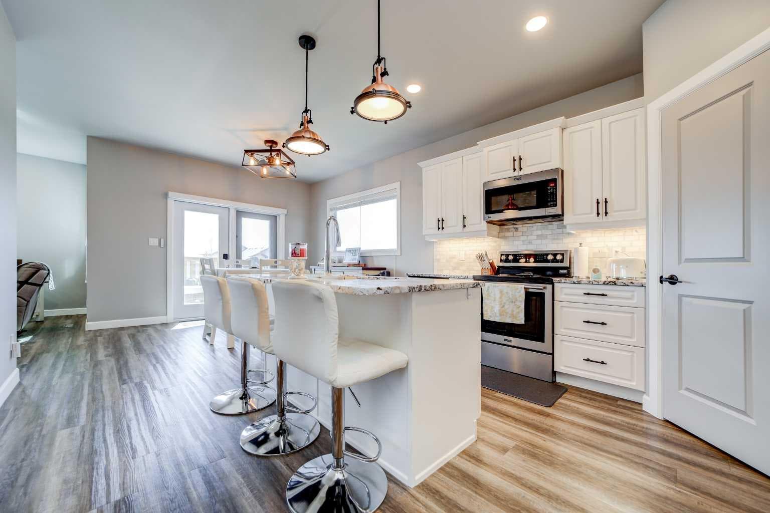 1029 Livingston Way — photo 3