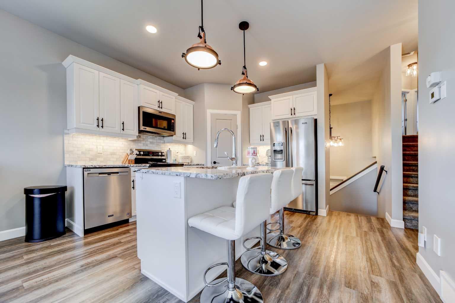 1029 Livingston Way — photo 4