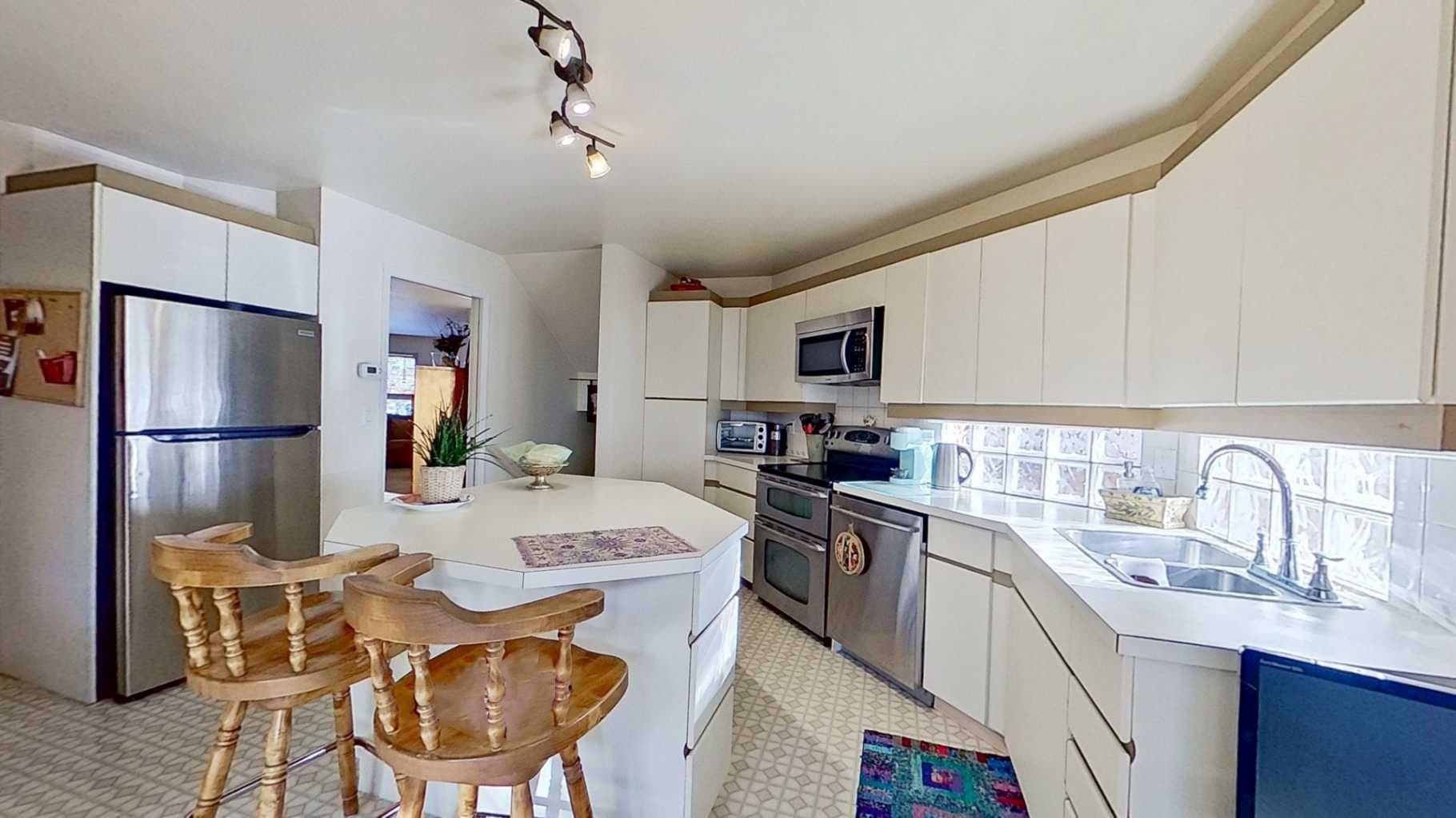 2219 Westmount Road NW — photo 5