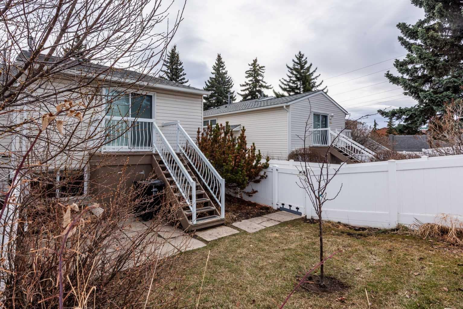 11452 8 Street SW — photo 2