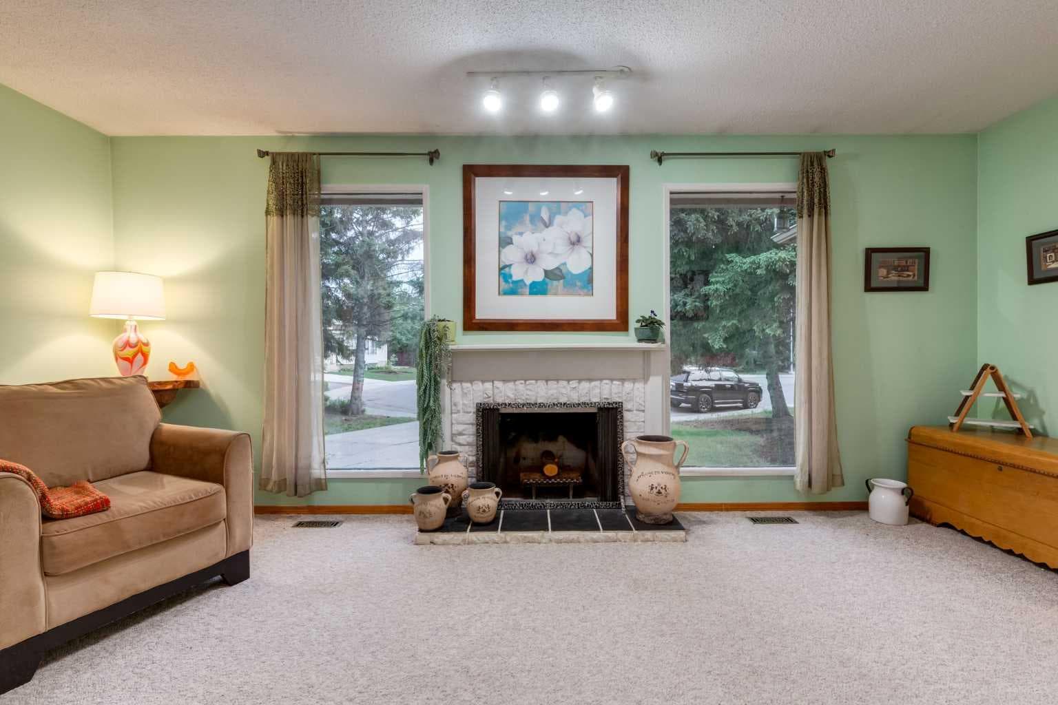 220 Oakridge Place SW — photo 4