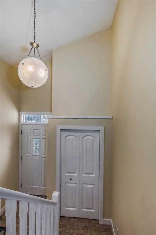 211 Saddlebrook Way NE — photo 3