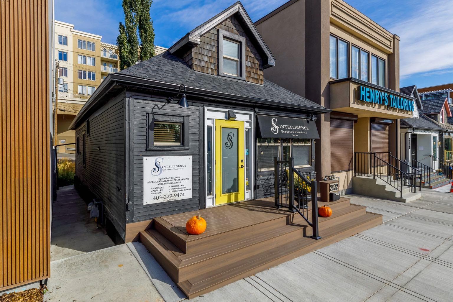 2032 34 Avenue SW — photo 1
