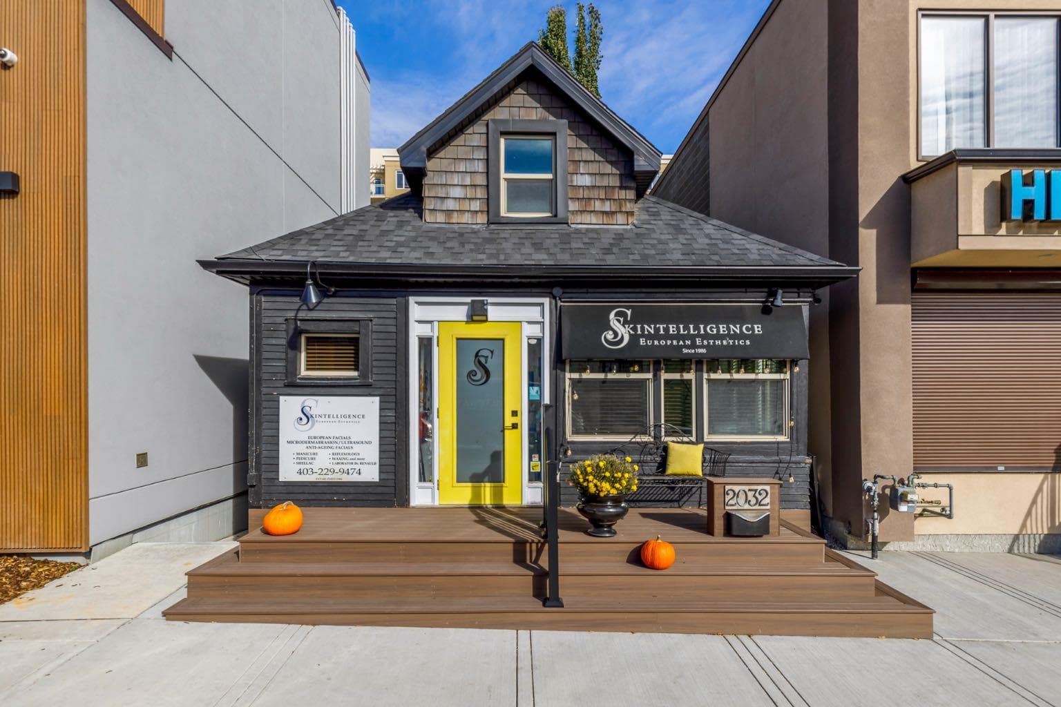2032 34 Avenue SW — photo 3