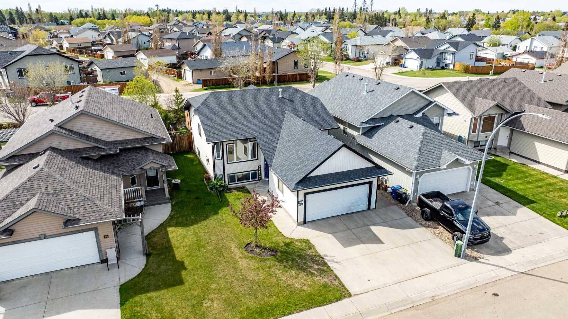 22 Mcdougall Close — photo 3