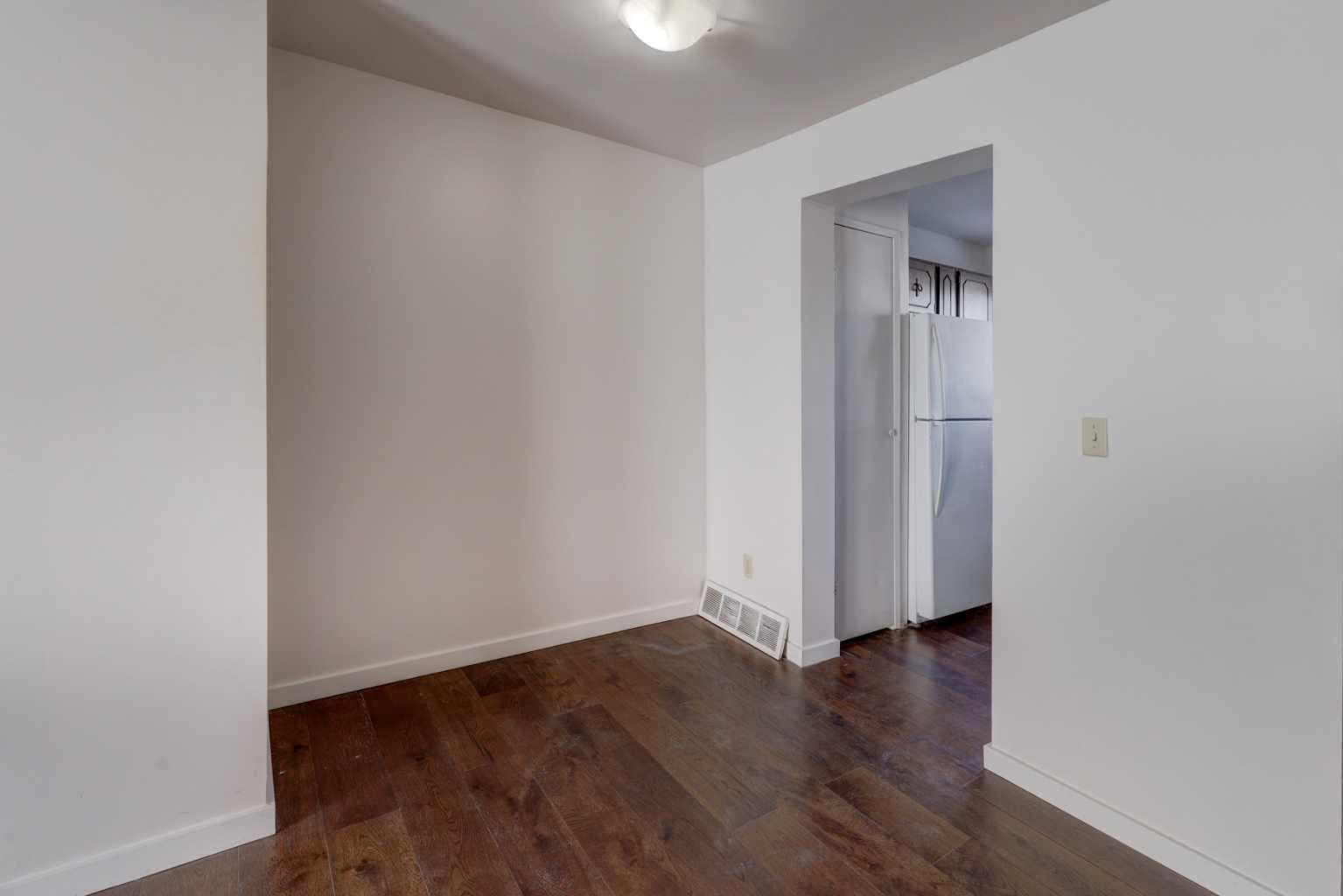 33, 64 Whitnel Court NE — photo 5